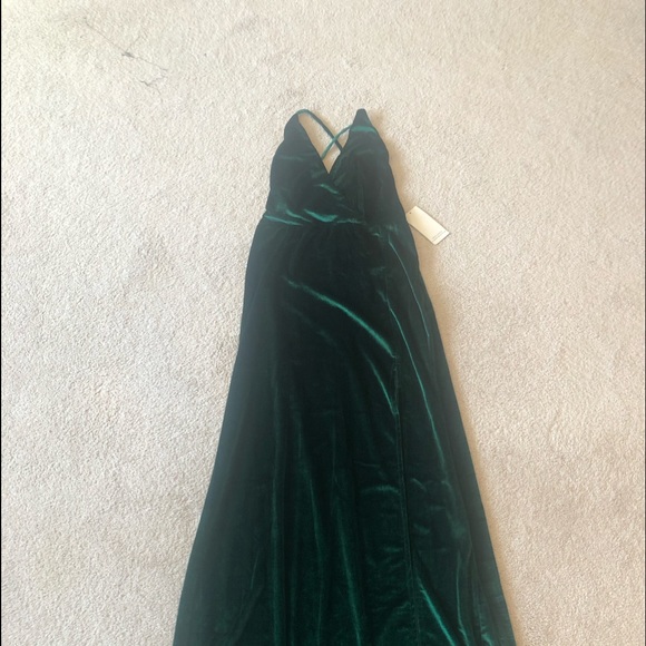 Tobi Dresses & Skirts - Emerald green velvet maxi dress